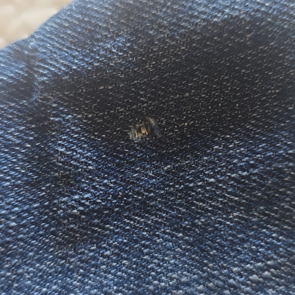 American Eagle Outfitters Women's Distressed Blue Denim Shorts Sz.4 - Picture 7 of 12